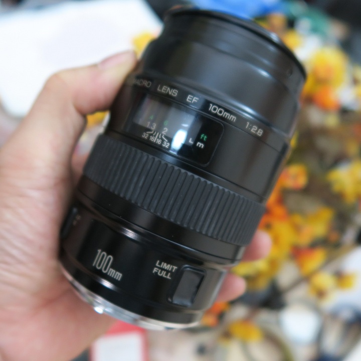 Ống kính Canon 100f2.8 Macro chuyên chụp chân dung và sản phẩm