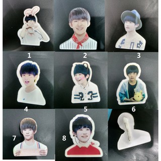 Huy hiệu Dịch Dương Thiên Tỉ TFBOYS