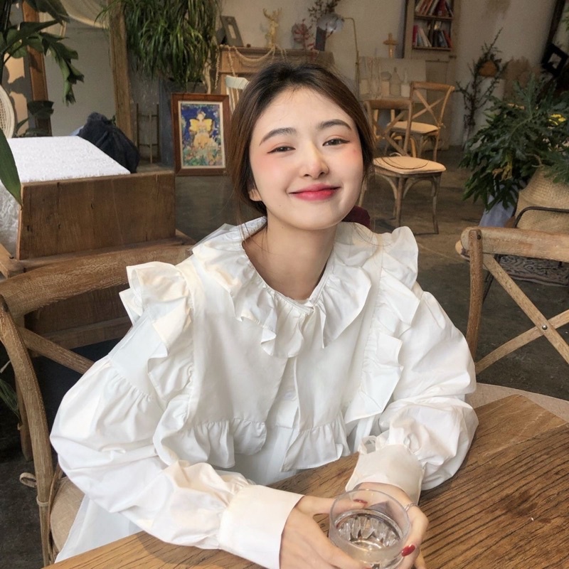 Áo sơ mi trắng babydoll cổ bèo phong cách Hàn Quốc