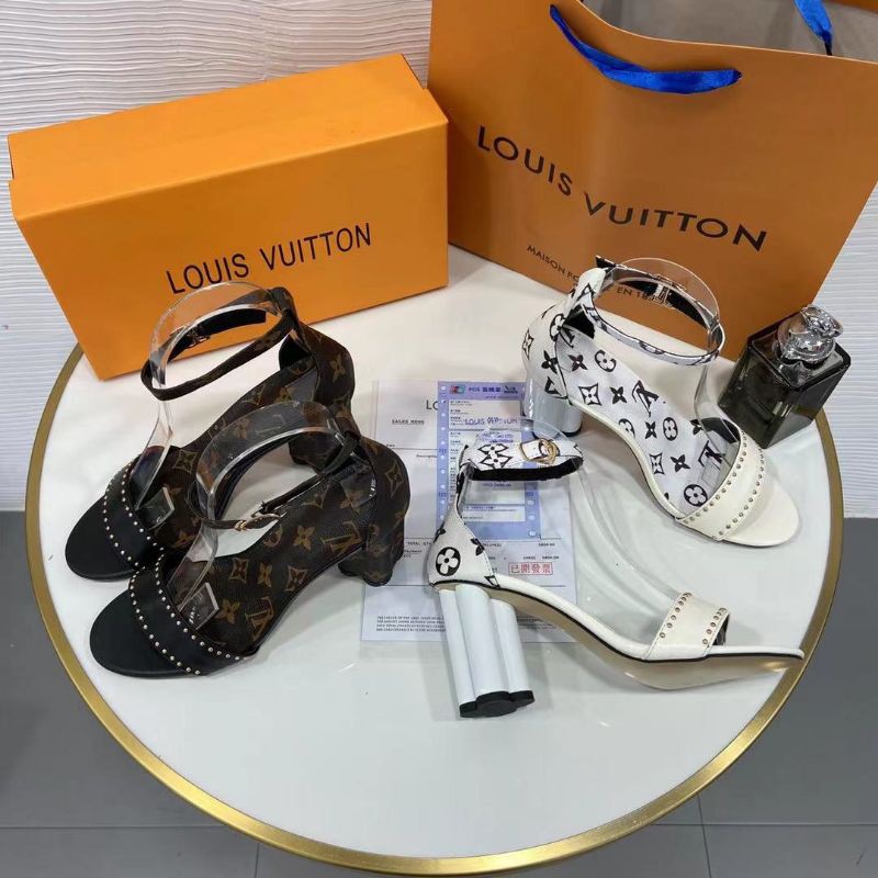 JKX(ẢNH THẬT) Sandal 9p Quai Đinh Gót Hoa Mới Da Mền Êm Fullbox Bill Túi Cao Cấp