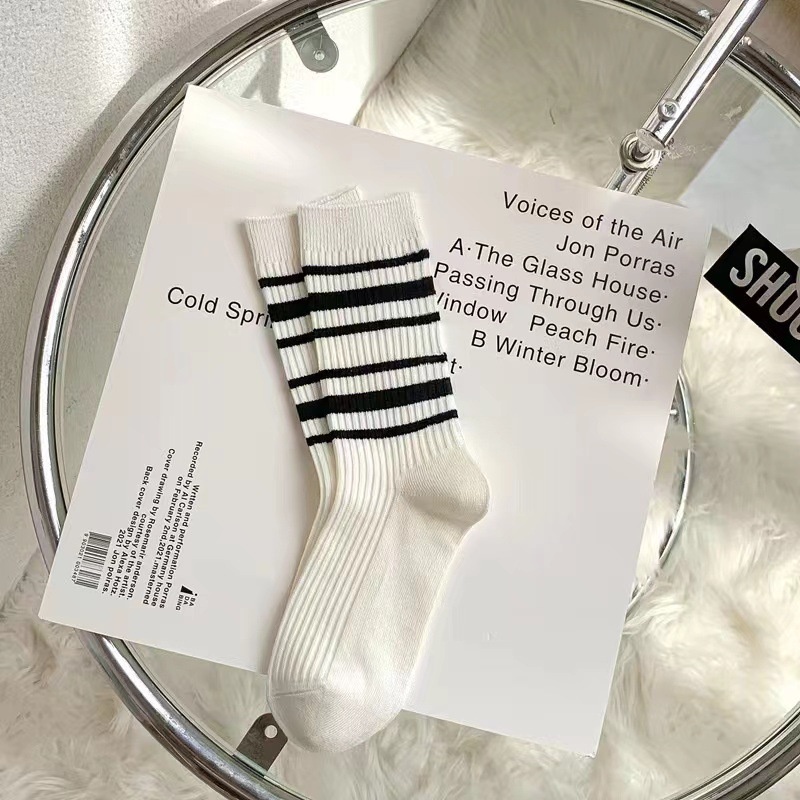 Vớ cotton Cổ Cao Họa Tiết Kẻ Sọc Trắng Đen Thời Trang Thu Đông Dành Cho Nam Nữ