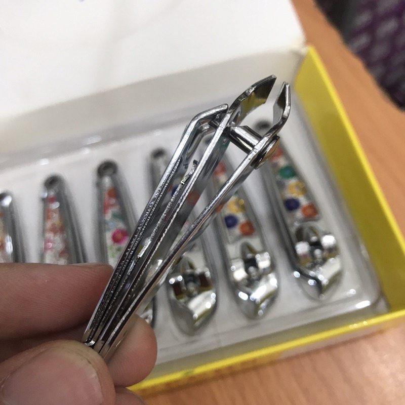 Bấm Móng Tay Đầu Xéo