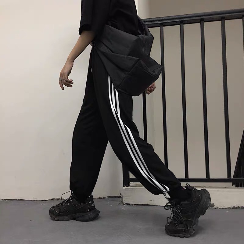 Quần ống rộng unisex ONEZ jogger thể thao bó chun OQ2 | BigBuy360 - bigbuy360.vn