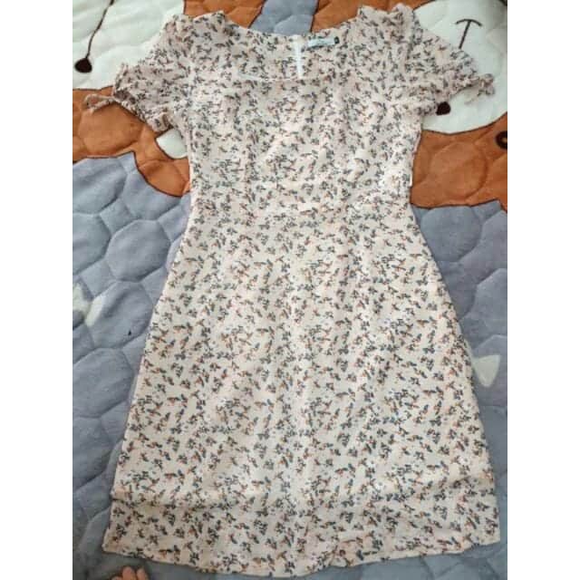 Váy hoa nhí