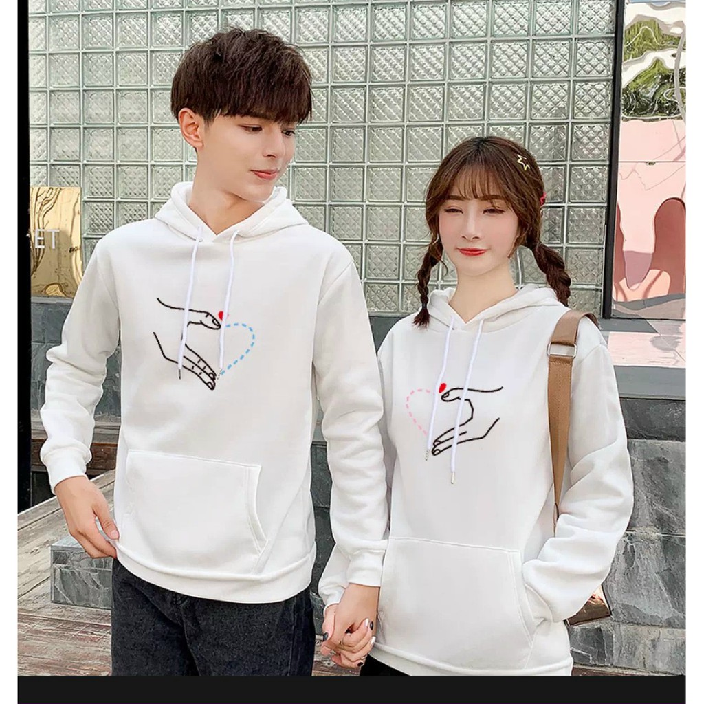in hình theo yêu cầu với áo nỉ tay dài,có nón