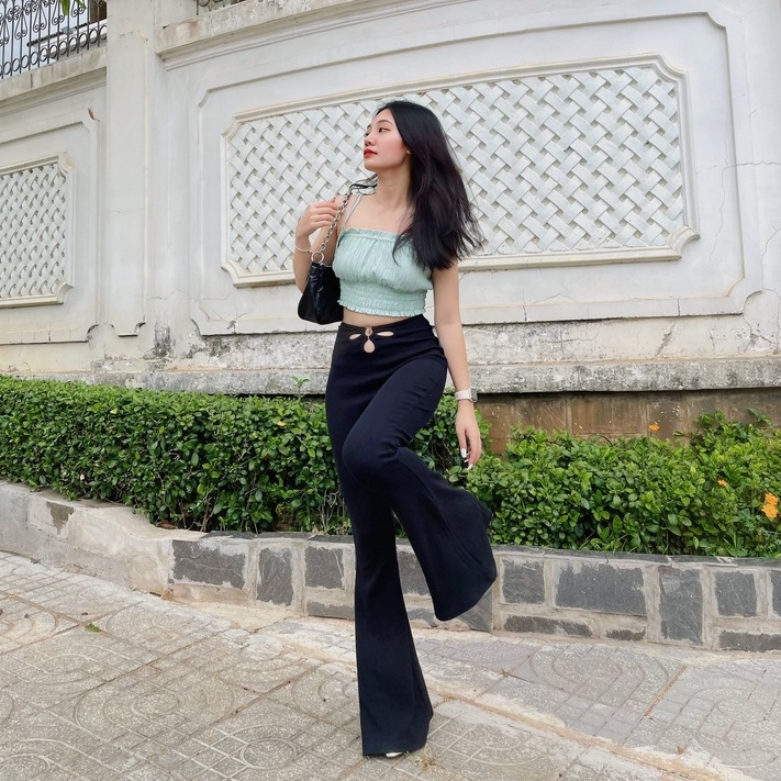 Anniegals - Quần thun ống loe cut-out - Cutout Fit Flair Pants