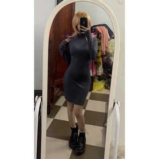 Váy body xám cổ lọ
