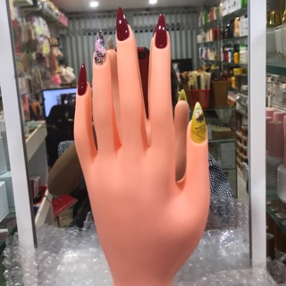 Bàn tay dẻo làm mẫu nail Shop Vy Nhỏ
