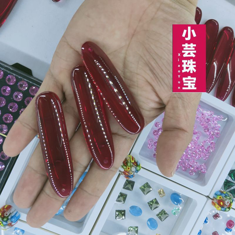 Mặt Dây Chuyền Hình Chim Bồ Câu Bằng Đá Ruby Độc Đáo