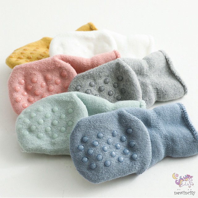 Đôi Tất Cotton Họa Tiết Hoạt Hình Nhiều Màu Tùy Chọn Chống Trơn Trượt Dễ Thương Thời Trang Cho Bé
