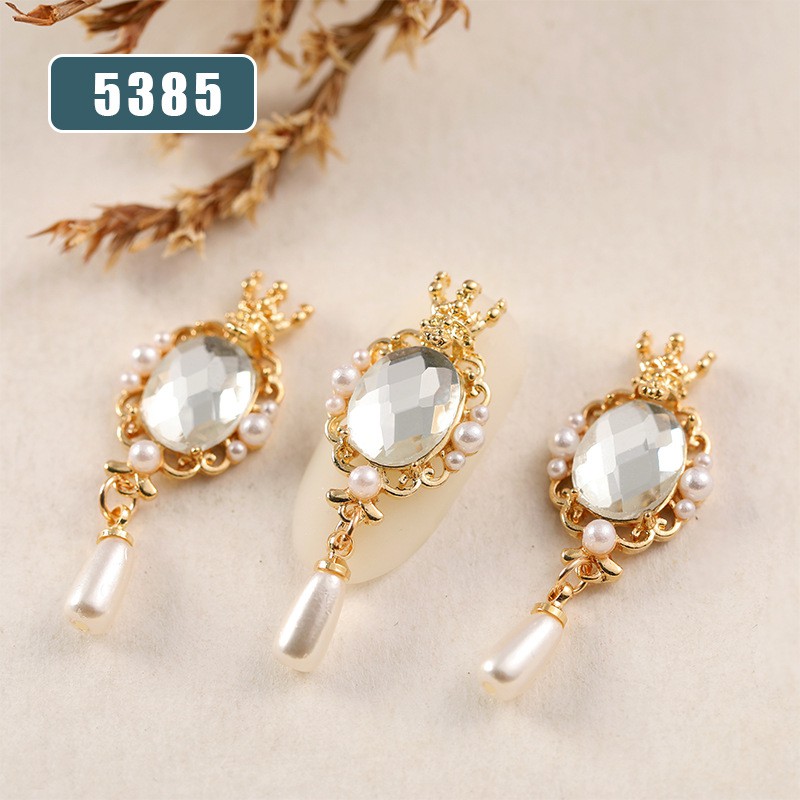 [Hàng mới về] Phụ Kiện Trang Trí Móng Tay Bằng Kim Loại Đính Đá Và Ngọc Trai Giả Hình Vương Miện Độc Đáo