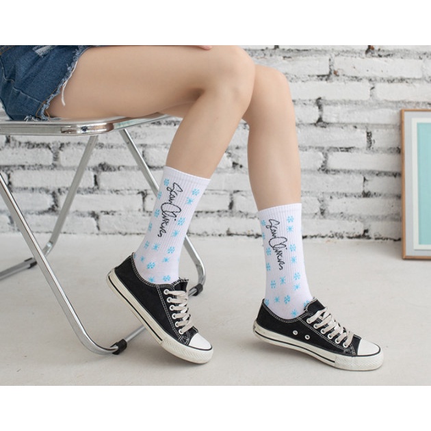 Vớ Frozen cao cổ Nam Nữ phong cách thể thao, trẻ trung, năng động.