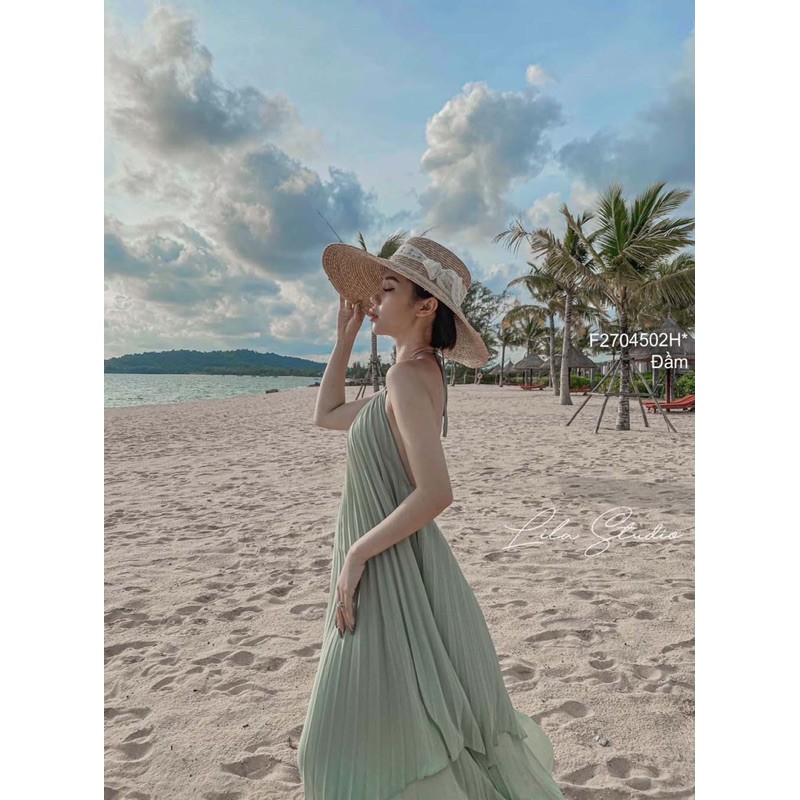 Đầm maxi tầng dập ly cổ yếm hở lưng | BigBuy360 - bigbuy360.vn