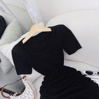Đầm body đen nhún sườn cutout lưng