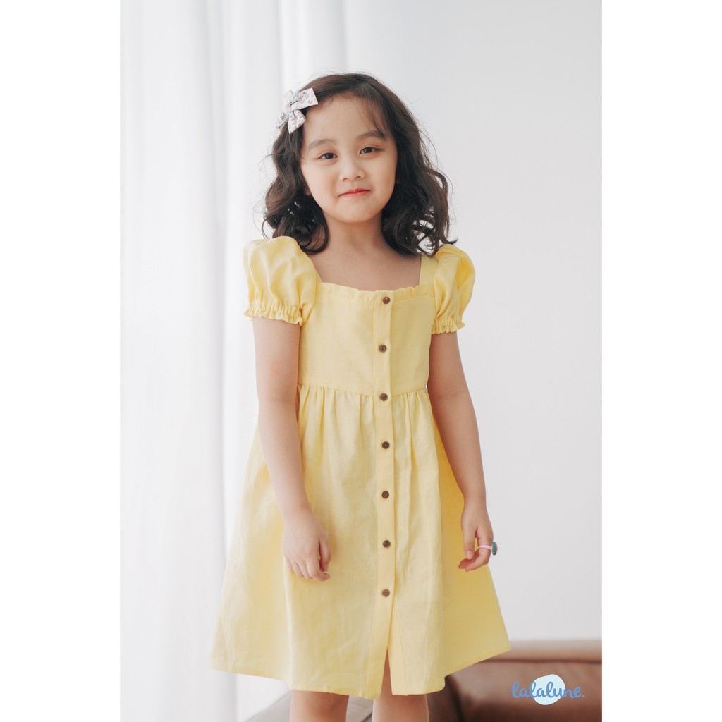 Đầm vàng linen sun dress lalalune dành cho bé 3-7 tuổi