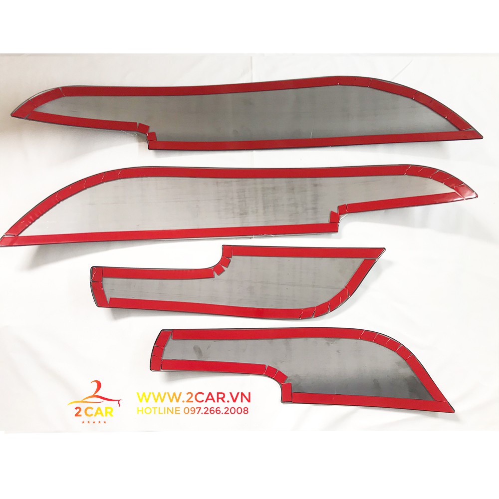 Ốp Tapli, Táp li cánh cửa xe Mitsubishi Outlander 2017 2018 2019 2020 2021 hàng titan cao cấp- Giá 1 bộ