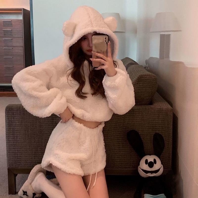 Set Áo Hoodie Và Quần Short Vải Lông Dễ Thương Dành Cho Nữ