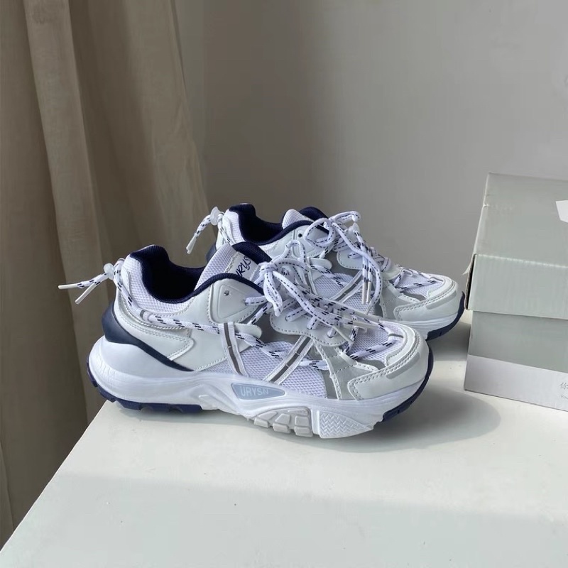 Giày chính hãng nội địa