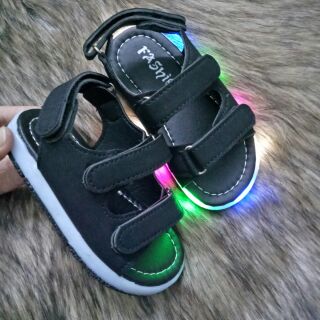 Sandal bé trai bé gái có đèn quai ngang