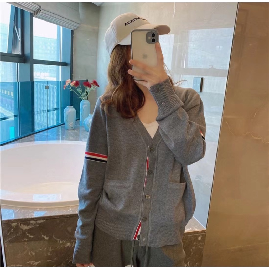 Áo khoác len cardigan dài tay phối túi nữ thời trang cao cấp Thom Browne phong cách trẻ trung