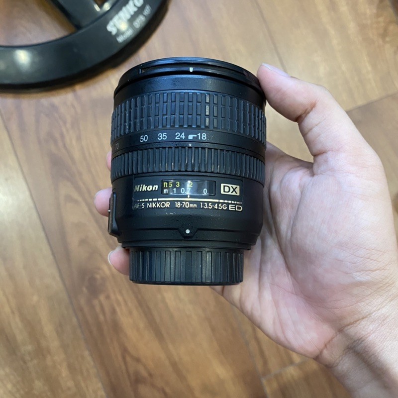 Ống Kính Nikon 18-70 F3.5-4.5G ngoại hình đẹp