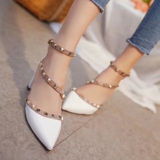 Giày cao gót đinh tán mũi nhọn gót vuông
