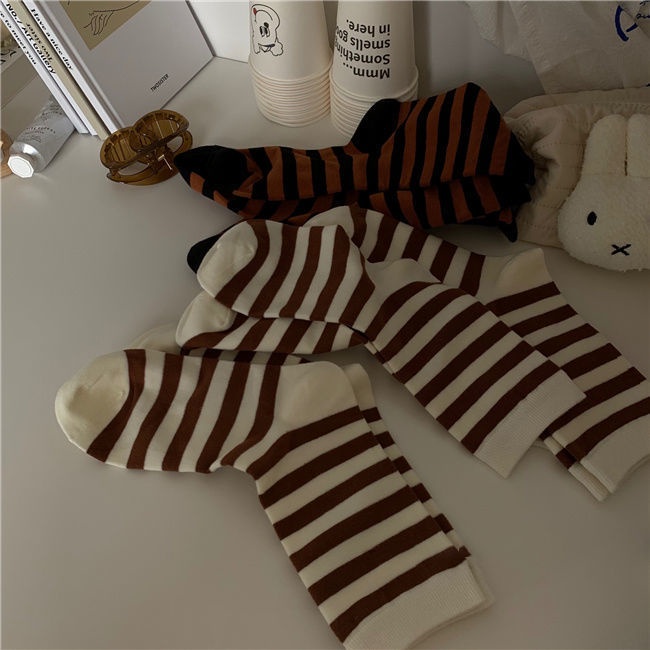 Vớ Cổ Trung Kẻ Sọc Màu Trà Sữa Caramel Phong Cách Preppy Dễ Phối Đồ Hàng Ngày Cho Nữ