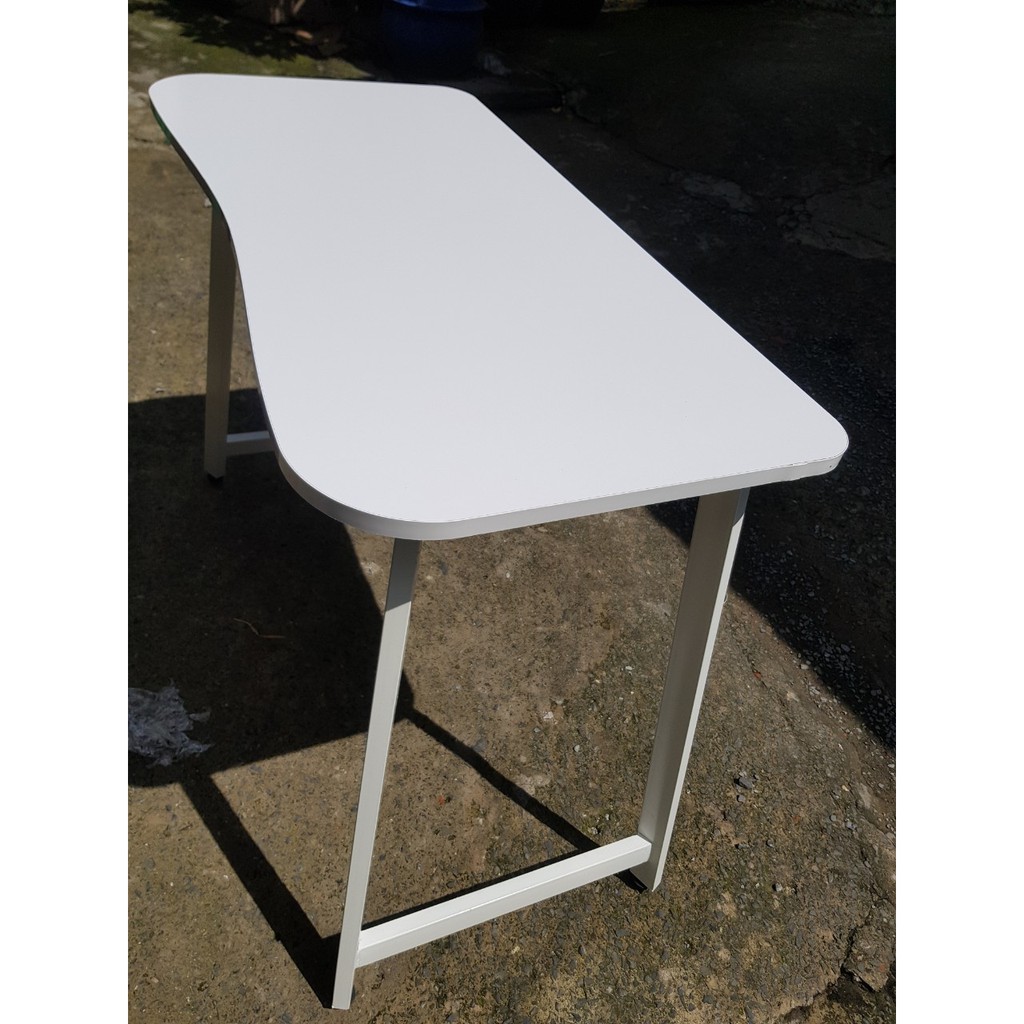 SALE SỐC - BÀN LÀM VIỆC HIỆN ĐẠI CẠNH CONG CHÂN SẮT CHẮC CHẮN | BigBuy360 - bigbuy360.vn