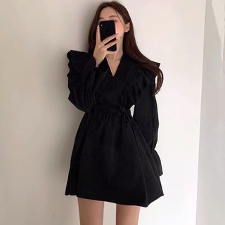 Đầm cổ V viền vai bèo thắt eo