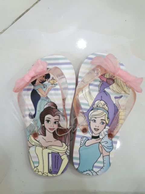 Dép tông hình công chúa Elsa