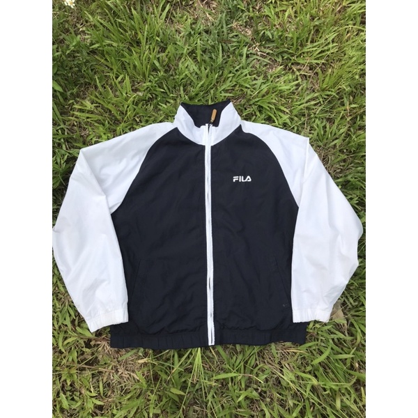 Áo khoác thể thao vải nỉ hiệu Fila màu đen,trắng basic logo, size L(65x61)