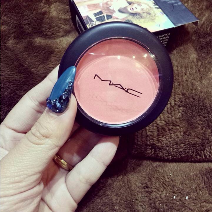 Phấn má Mac kèm chổi