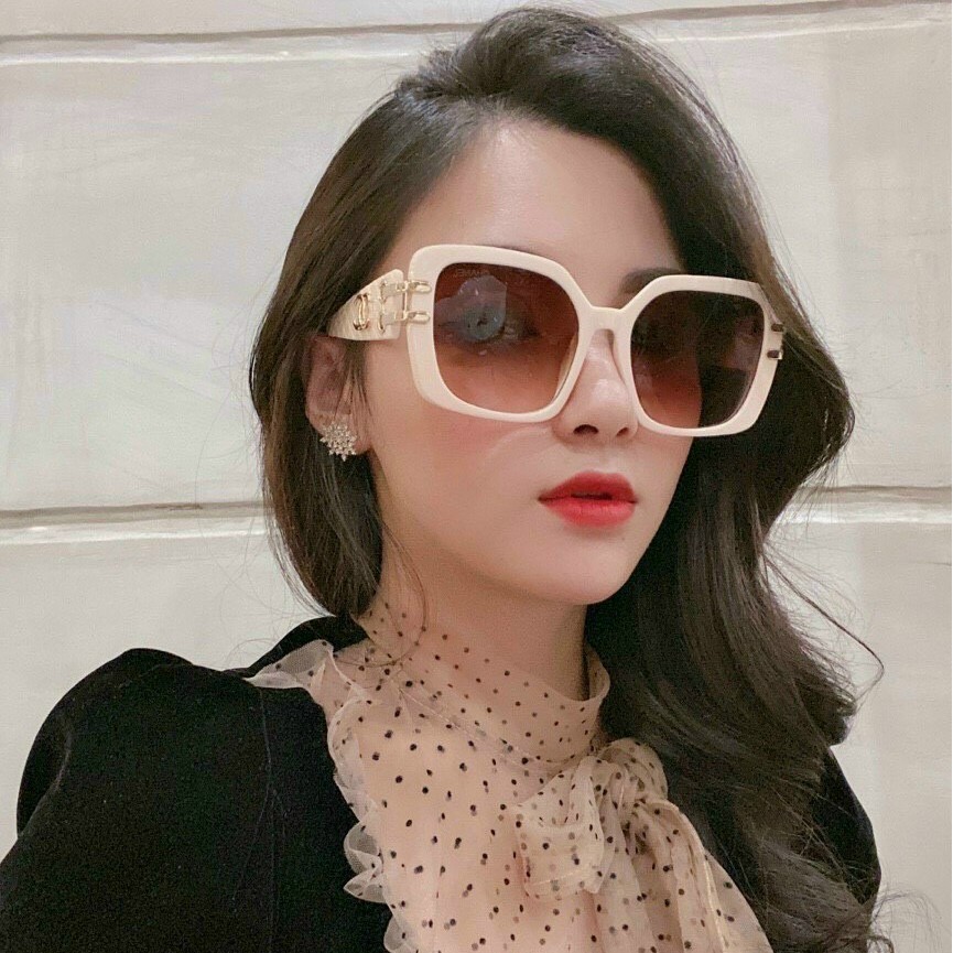 Kính râm nữ thời trang sang chảnh hot trend