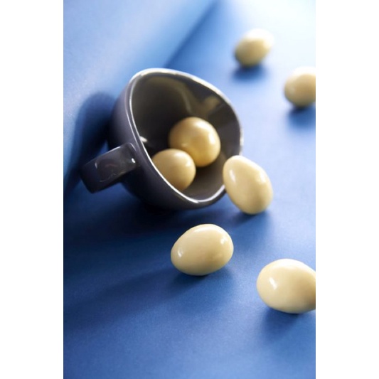 Socola Beryl’s socola trắng nhân hạnh nhân hũ 450G - new collect