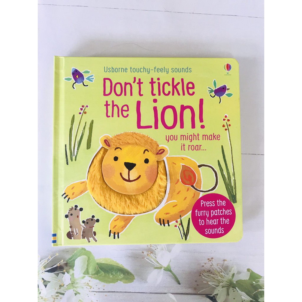 DONT TICKLE THE LION!