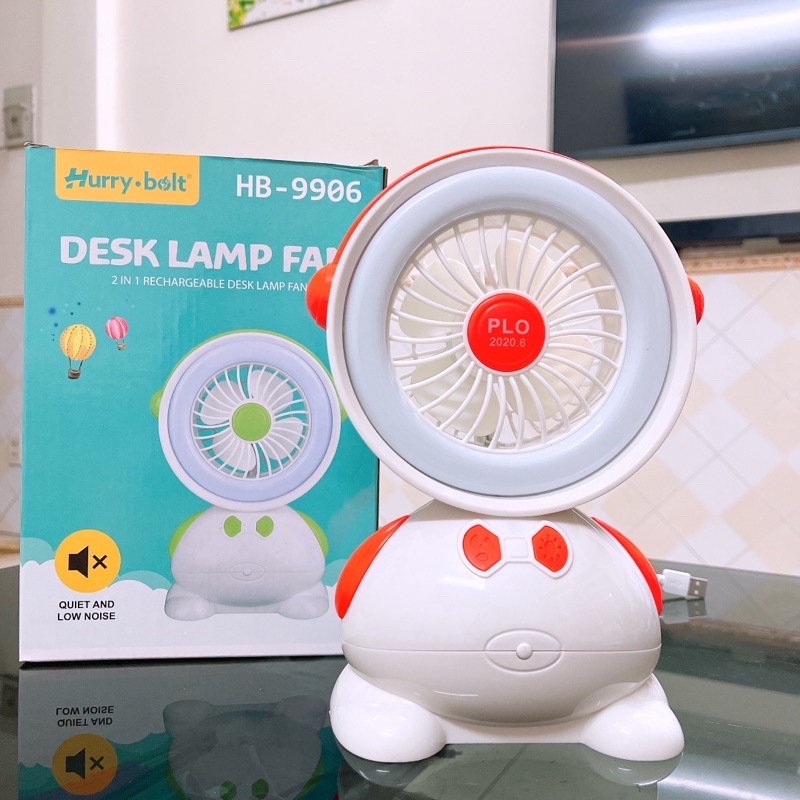 Quạt Sạc Tích Điện Có Đèn Hình Gấu dùng cổng usb trực tiếp và có thể sử dụng pin AA.