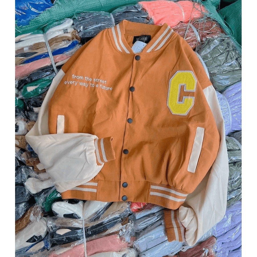 ÁO KHOÁC NỮ PHONG CÁCH BOMBER CROPTOP THÊU HỌA TIẾT CHỮ C ĐẸP TINH KHÔI