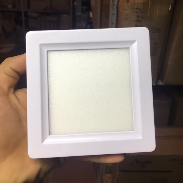 ( Bảo hành 2 năm)- Đen Ốp nổi Vuông / tròn ( 8w / 7w)