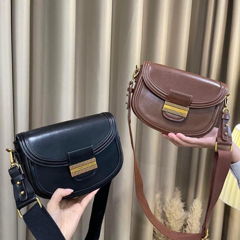 Mẫu túi charles & keith xịn xò này vẫn chưa hết hot