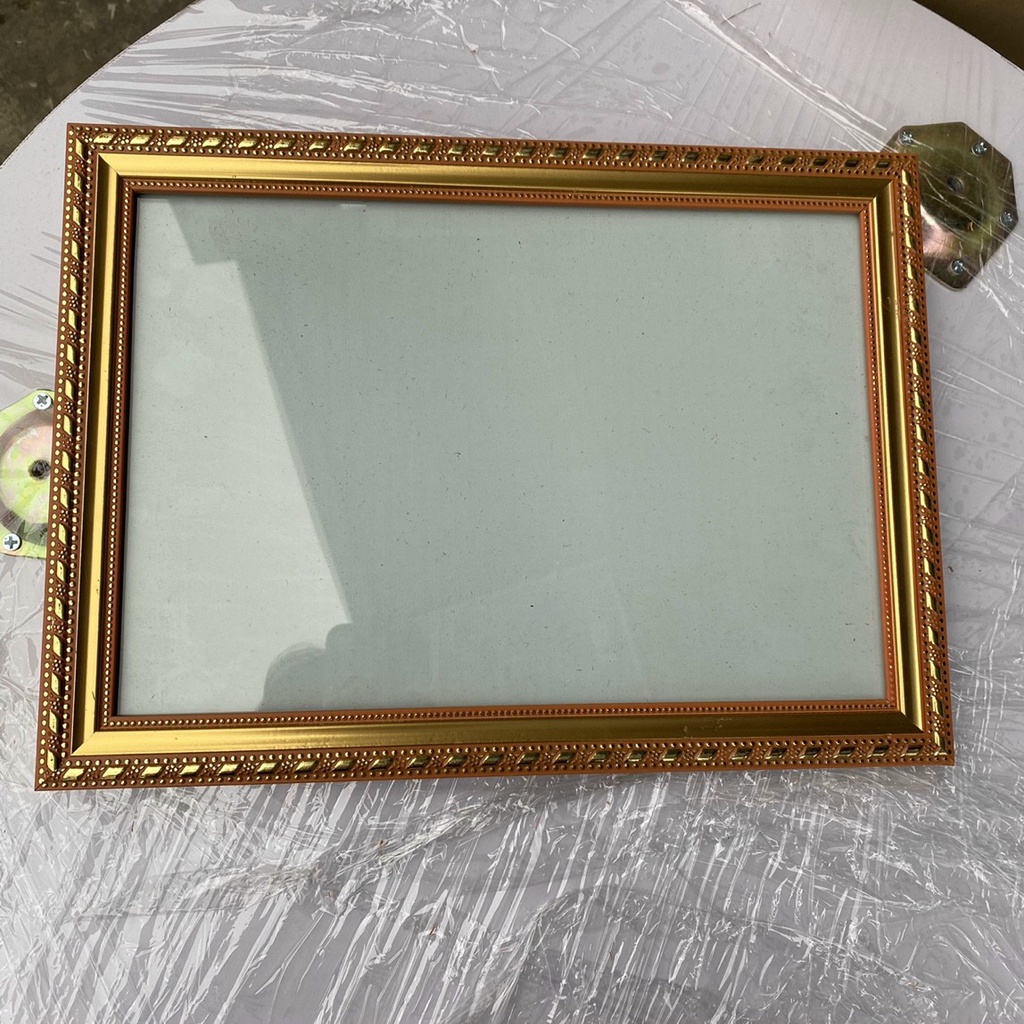 Khung ảnh ,khung bằng khen trang trí đẹp viền trắng, viền vàng 21x30 cm