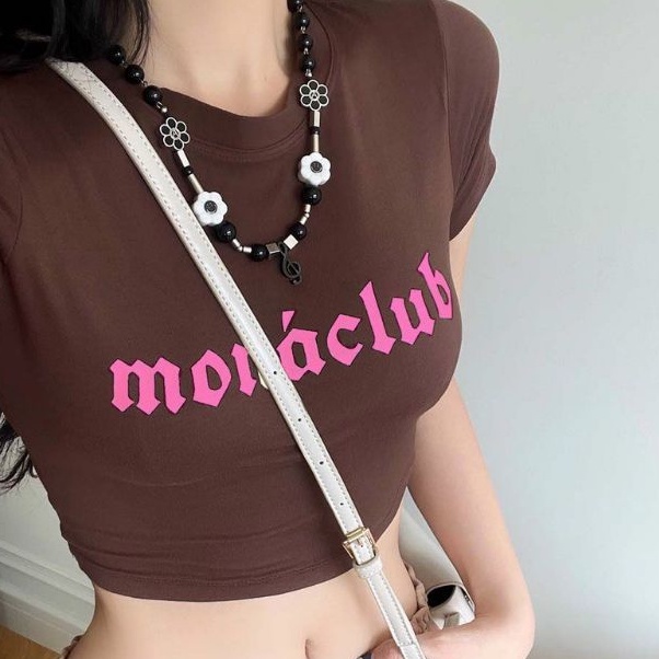 Áo thun croptop in chữ Monaclub