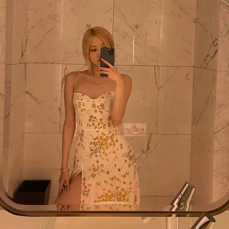 Váy hoa Rose hai dây dáng dài xẻ tà đến đùi xinh xắn
