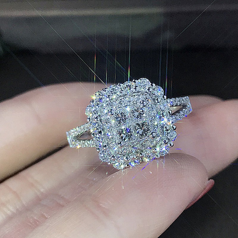 Nhẫn bạc sterling 925 R1101 khảm kim cương nhân tạo tám hàng nổi bật dành cho bạn nữ