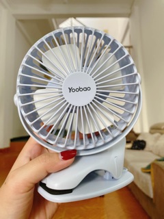 Quạt kẹp tích điện mini yoobao