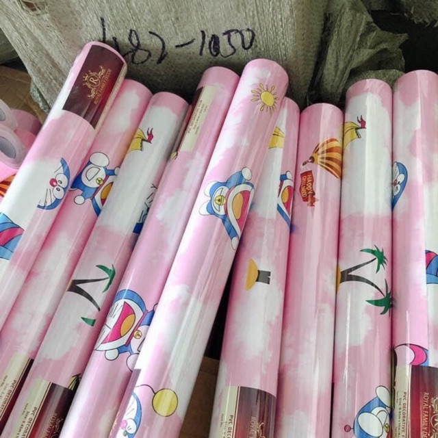 GIẤY DÁN TƯỜNG DOREMON HỒNG