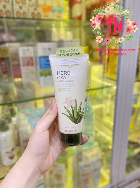 Sữa rửa mặt Herb Day 365 Cleansing Foam The Face Shop