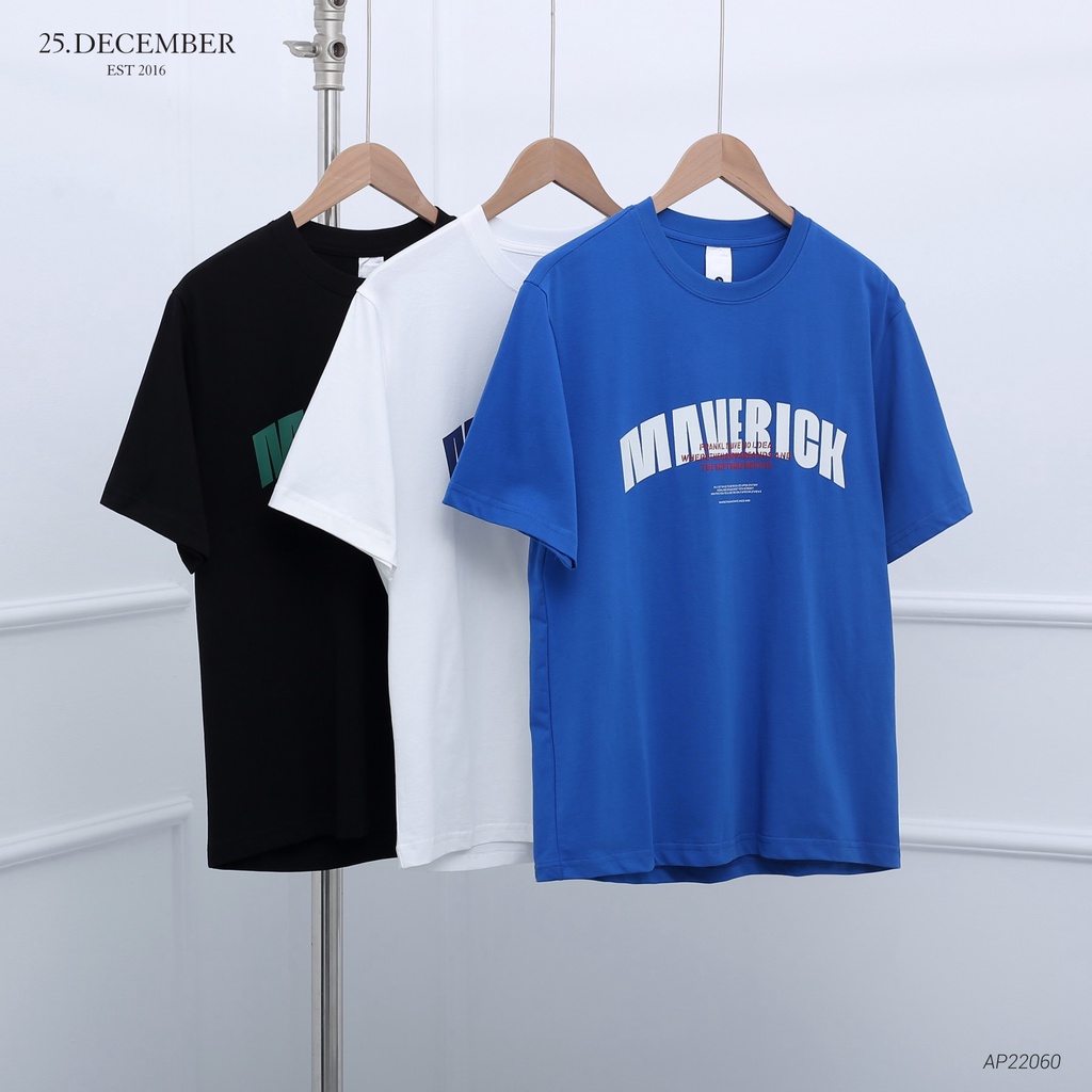 Áo phông họa tiết chữ Maverick - 25.December AP22060