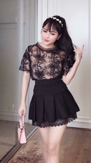 Chân váy xếp ly gấu ren