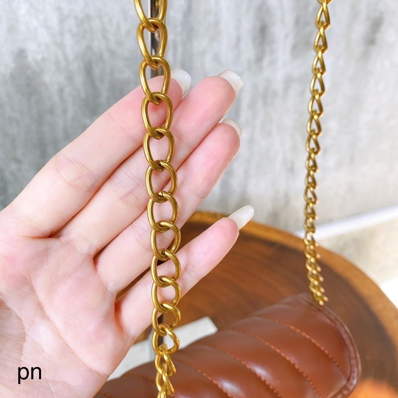 Túi đeo chéo chư G size 19cm 2 màu xinh xẻo