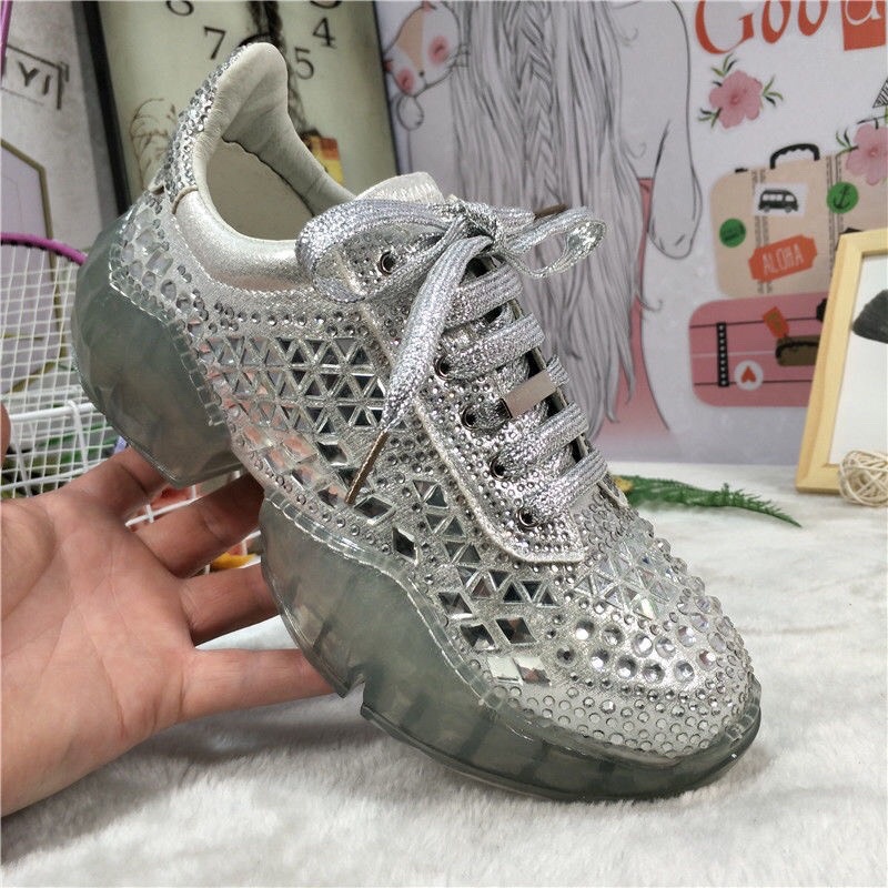 Giày đá lấp lánh